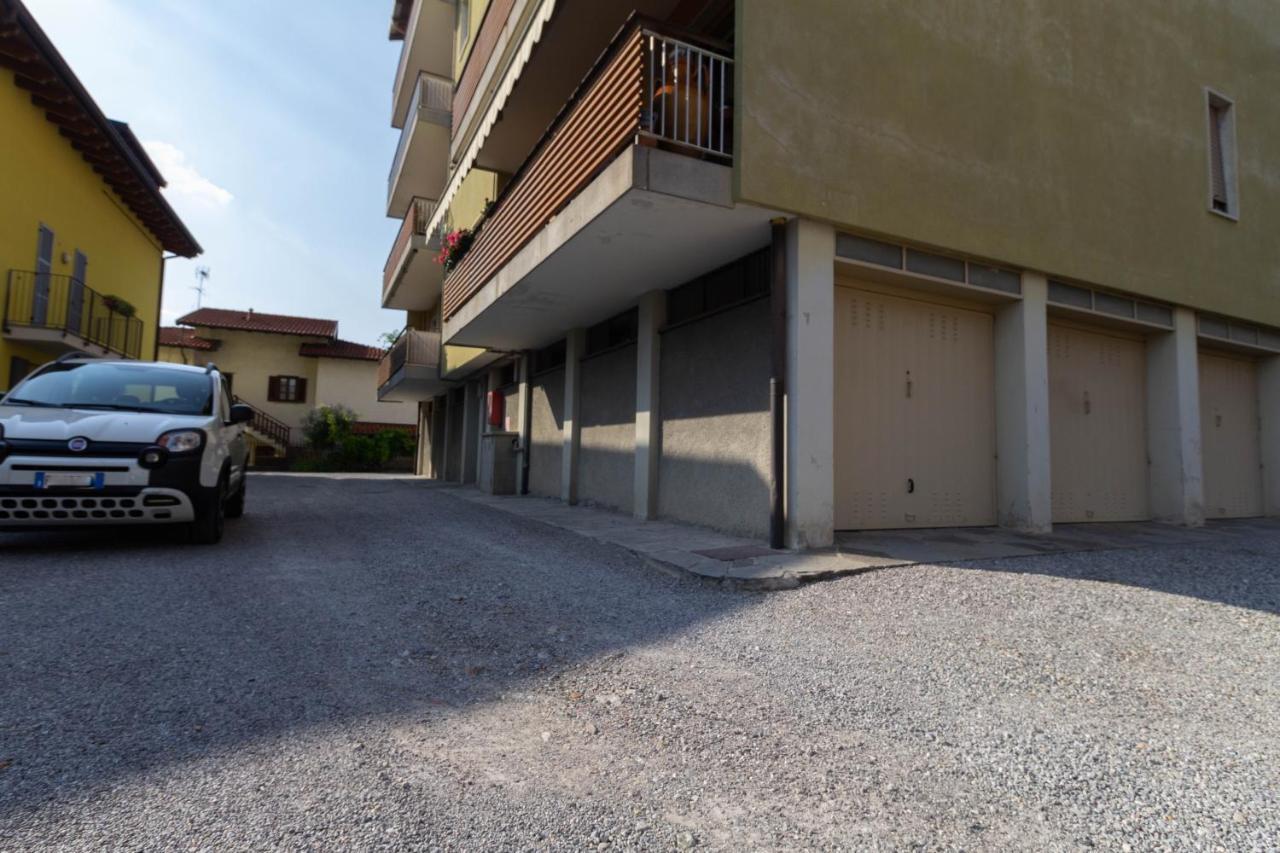 Mamma Ciccia Holiday Home - Casa Imperia マンデッロ・デル・ラーリオ エクステリア 写真