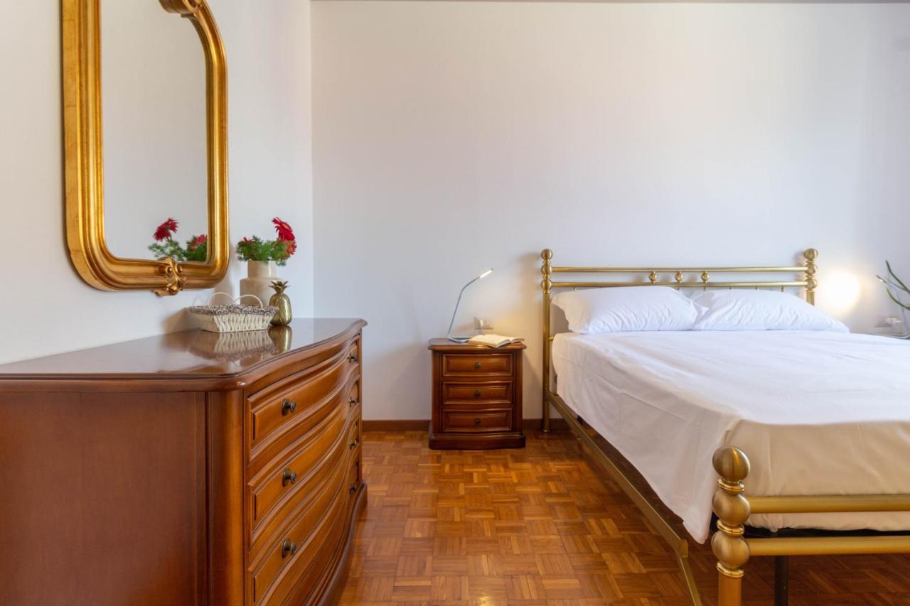 Mamma Ciccia Holiday Home - Casa Imperia マンデッロ・デル・ラーリオ エクステリア 写真