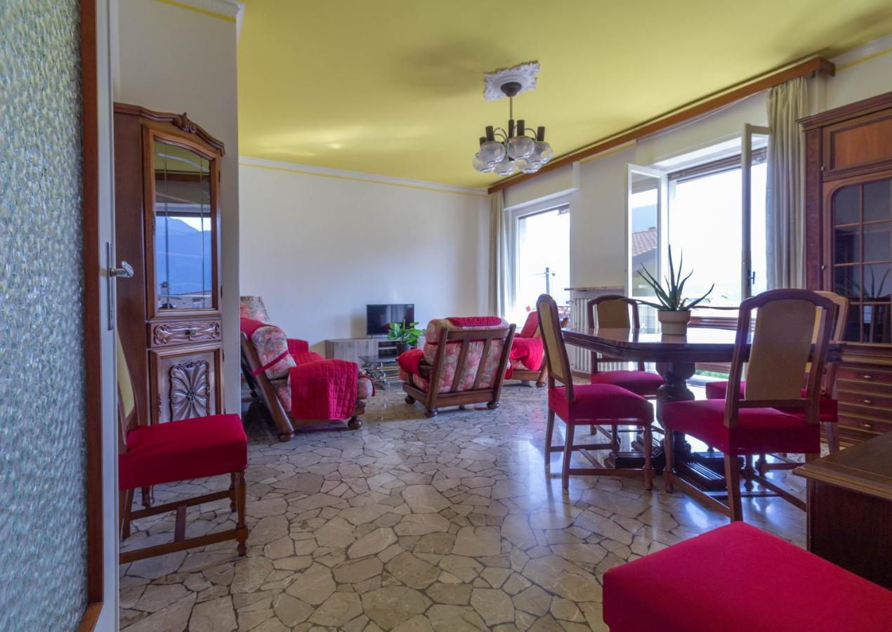 Mamma Ciccia Holiday Home - Casa Imperia マンデッロ・デル・ラーリオ エクステリア 写真