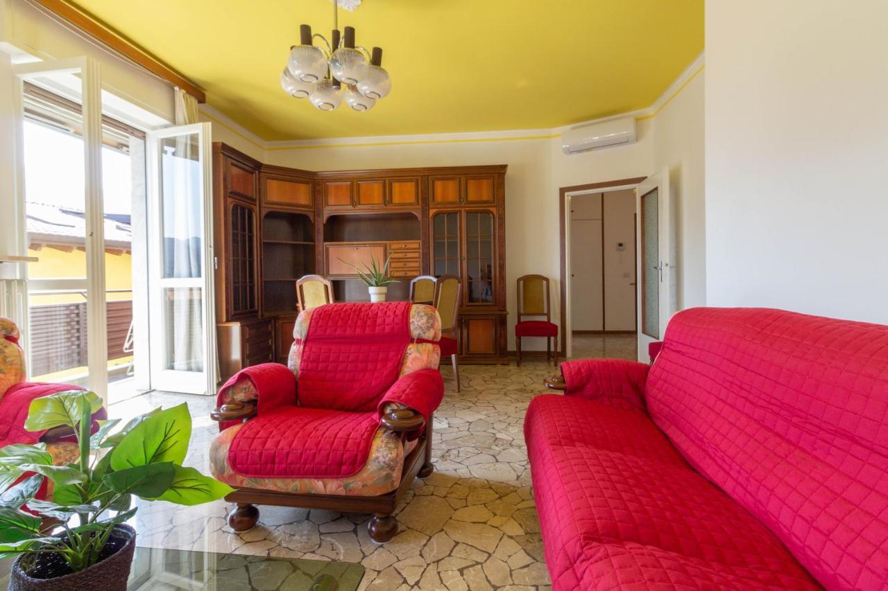 Mamma Ciccia Holiday Home - Casa Imperia マンデッロ・デル・ラーリオ エクステリア 写真
