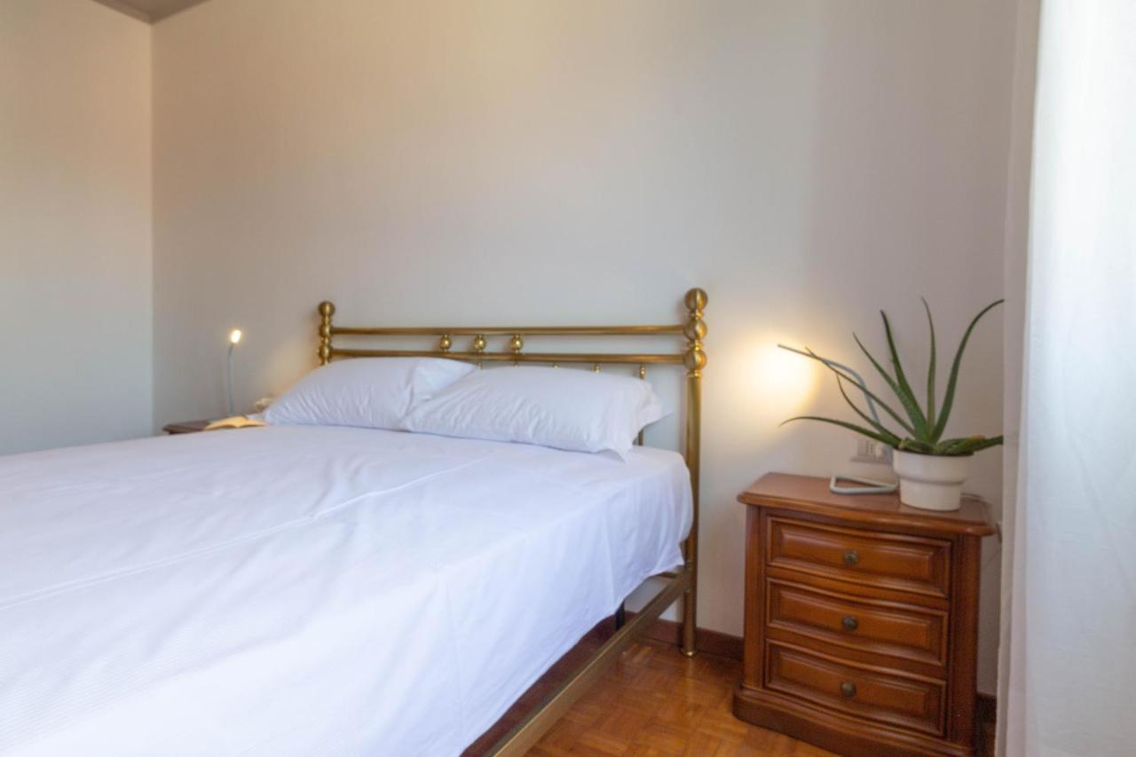 Mamma Ciccia Holiday Home - Casa Imperia マンデッロ・デル・ラーリオ エクステリア 写真