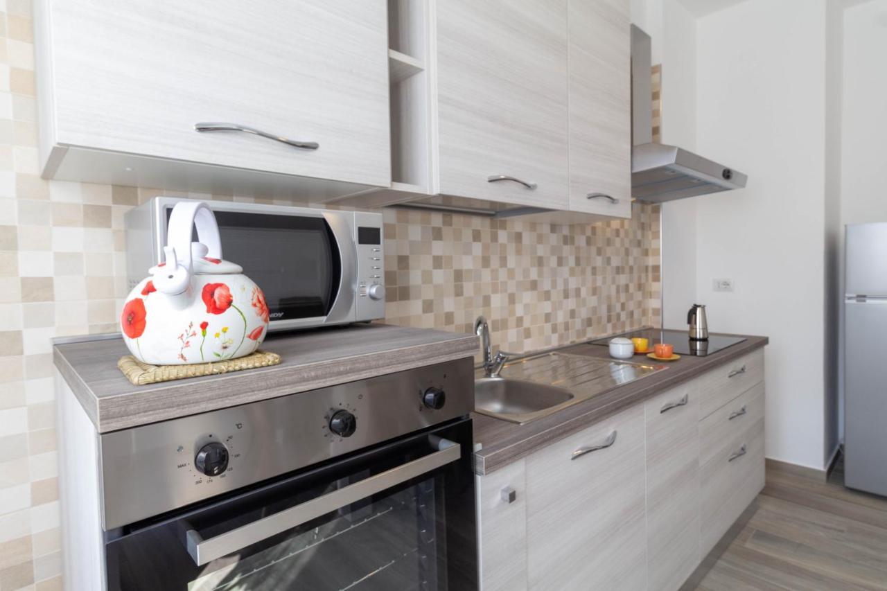 Mamma Ciccia Holiday Home - Casa Imperia マンデッロ・デル・ラーリオ エクステリア 写真