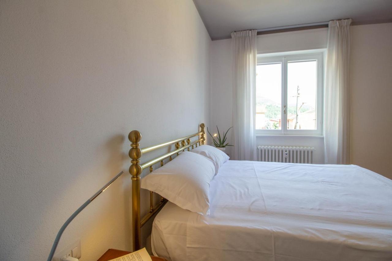 Mamma Ciccia Holiday Home - Casa Imperia マンデッロ・デル・ラーリオ エクステリア 写真